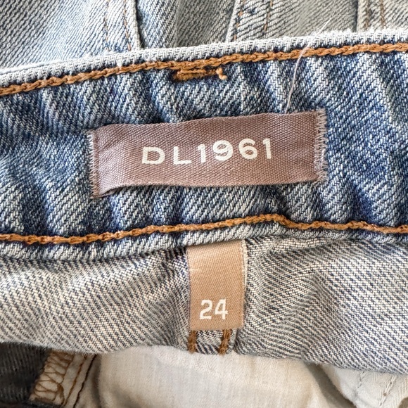 DL1961 • Jerry High Rise Vintage Straight Jean in Hawthorne - Picture 11 of 14